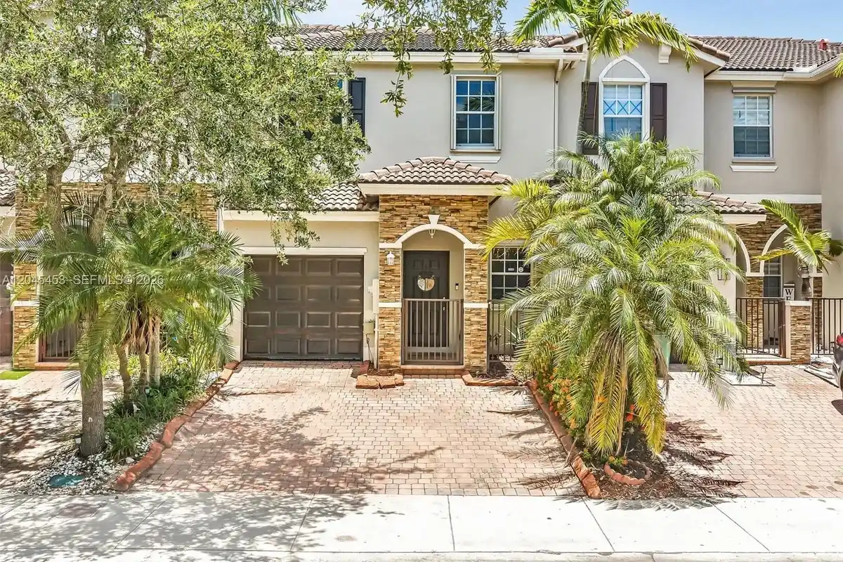 8887 SW 225th St, Cutler Bay: photo 1 of 64