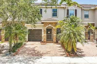 8887 SW 225th St, Cutler Bay: photo 1 of 64