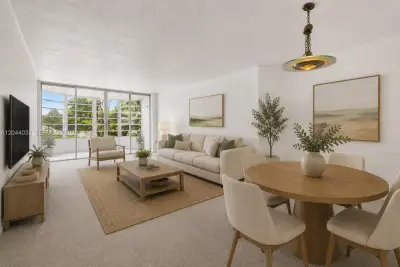 1501 NE 191st St #C203, Miami: photo 1 of 30