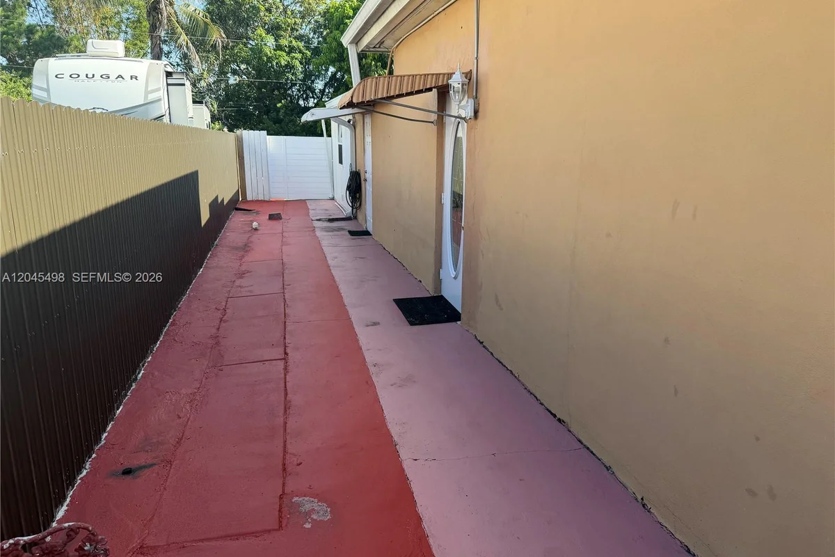 Home in Miramar: photo 1 of 17