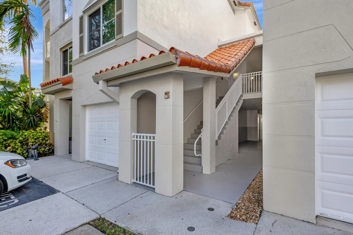 11020 Legacy Dr #303, Palm Beach Gardens: photo 1 of 39