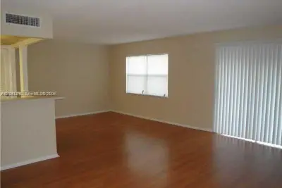 18111 NW 68th Ave #I208, Hialeah: photo 1 of 9