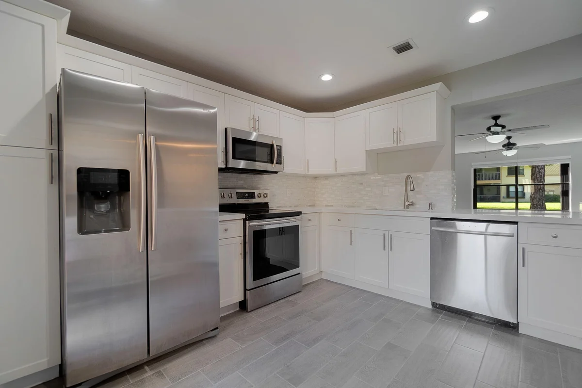 Condo in Wellington: photo 1 of 30