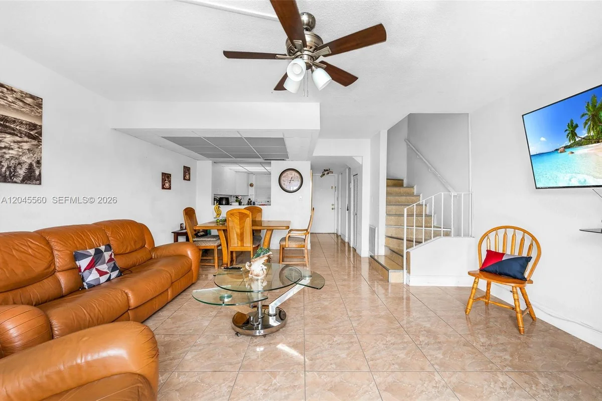 6600 W 2nd Ct #24, Hialeah: photo 1 of 27