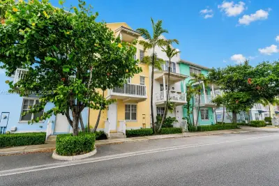 810 N 3rd Ave N #76, Lake Worth: photo 1 of 58