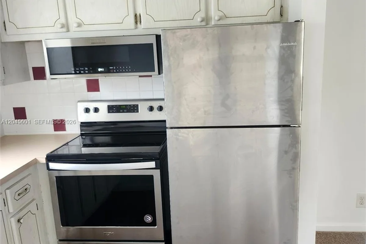 391 Windsor Q, West Palm Beach: photo 1 of 10