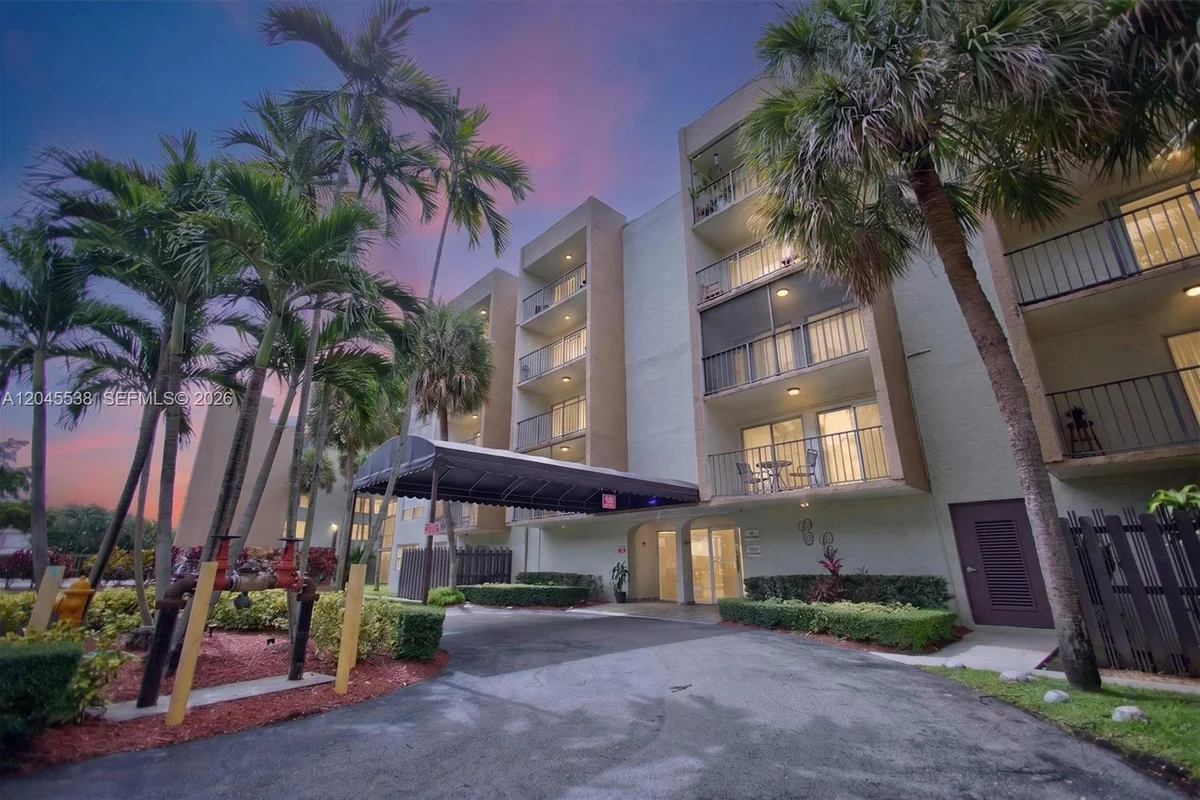 14250 SW 62nd St #312, Miami: photo 1 of 6
