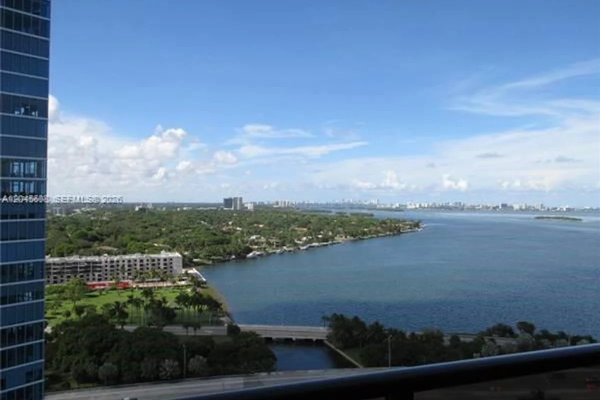 600 NE 36 St #PH22, Miami: photo 1 of 22