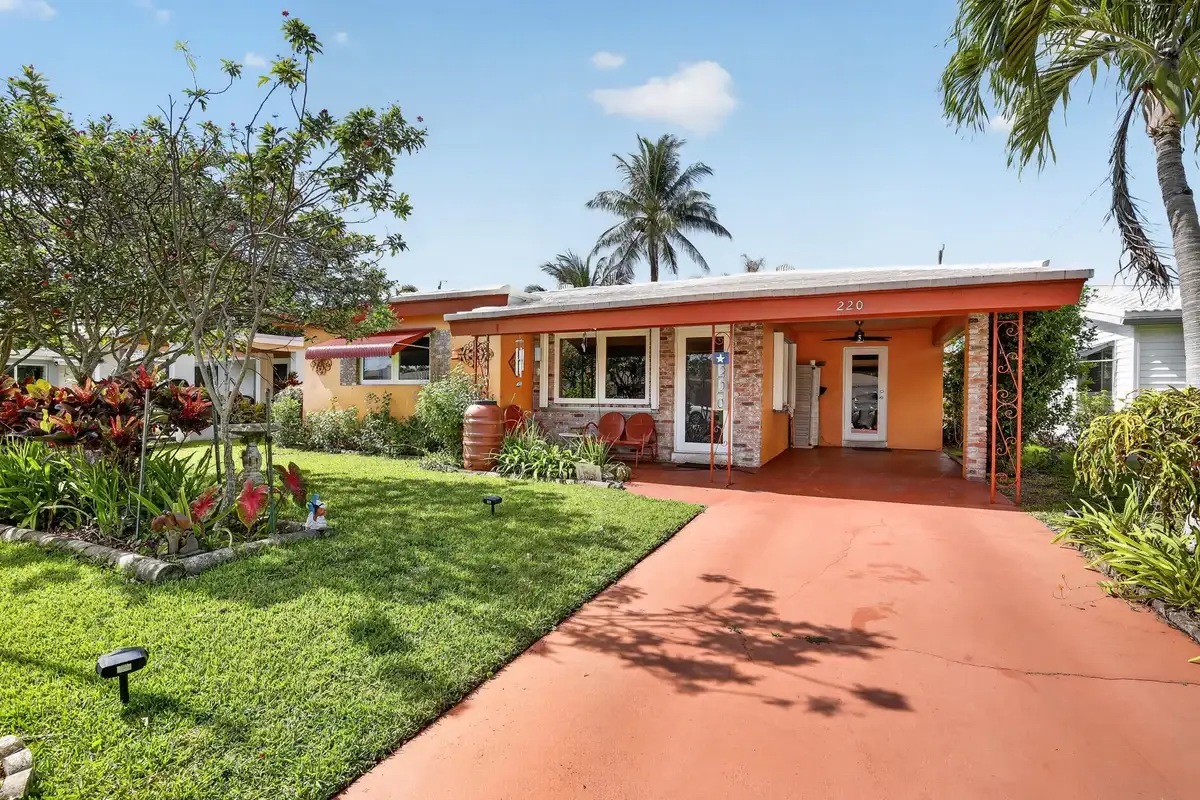 220 NW 48th St, Oakland Park: photo 1 of 39