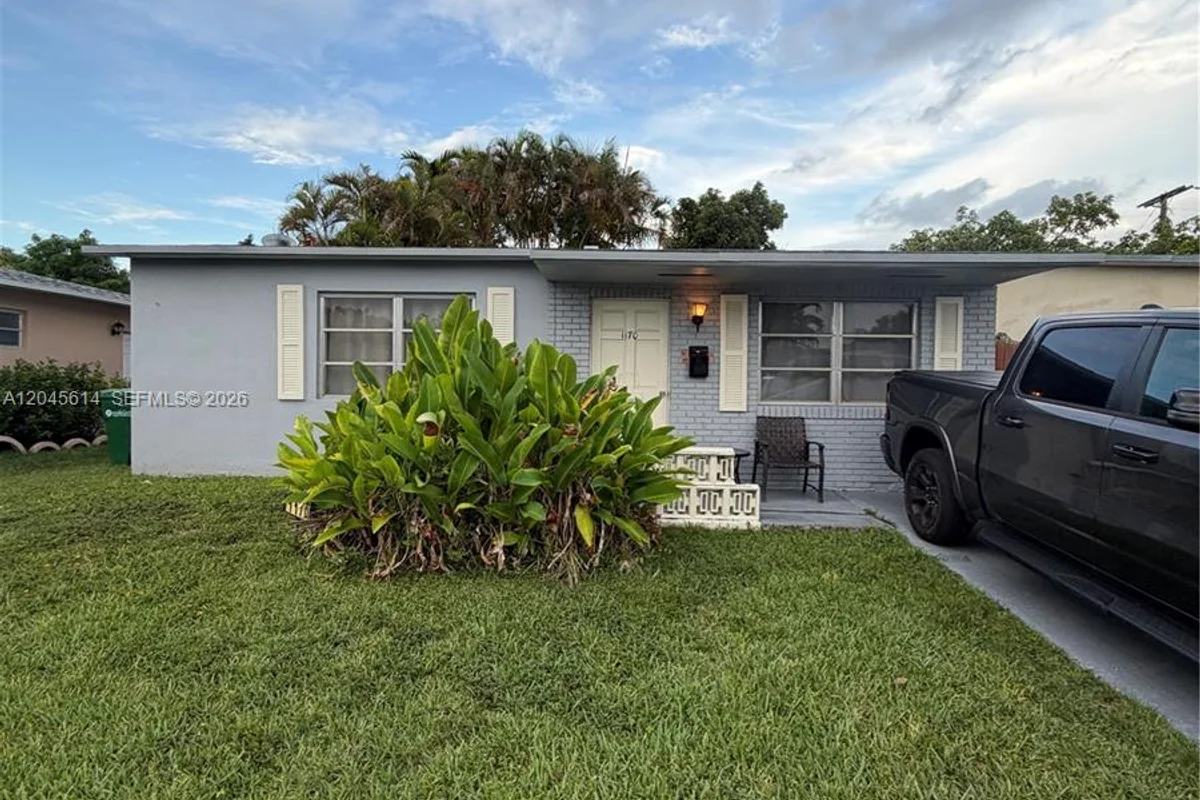 1170 NW 66th Ter, Margate: photo 1 of 13
