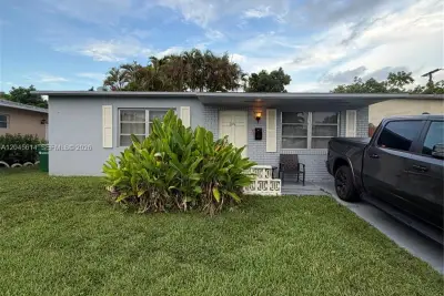 1170 NW 66th Ter, Margate: photo 1 of 13