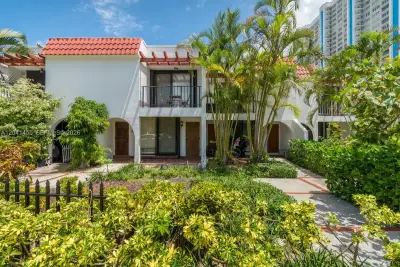 425 Grapetree Dr #206, Key Biscayne: photo 1 of 47