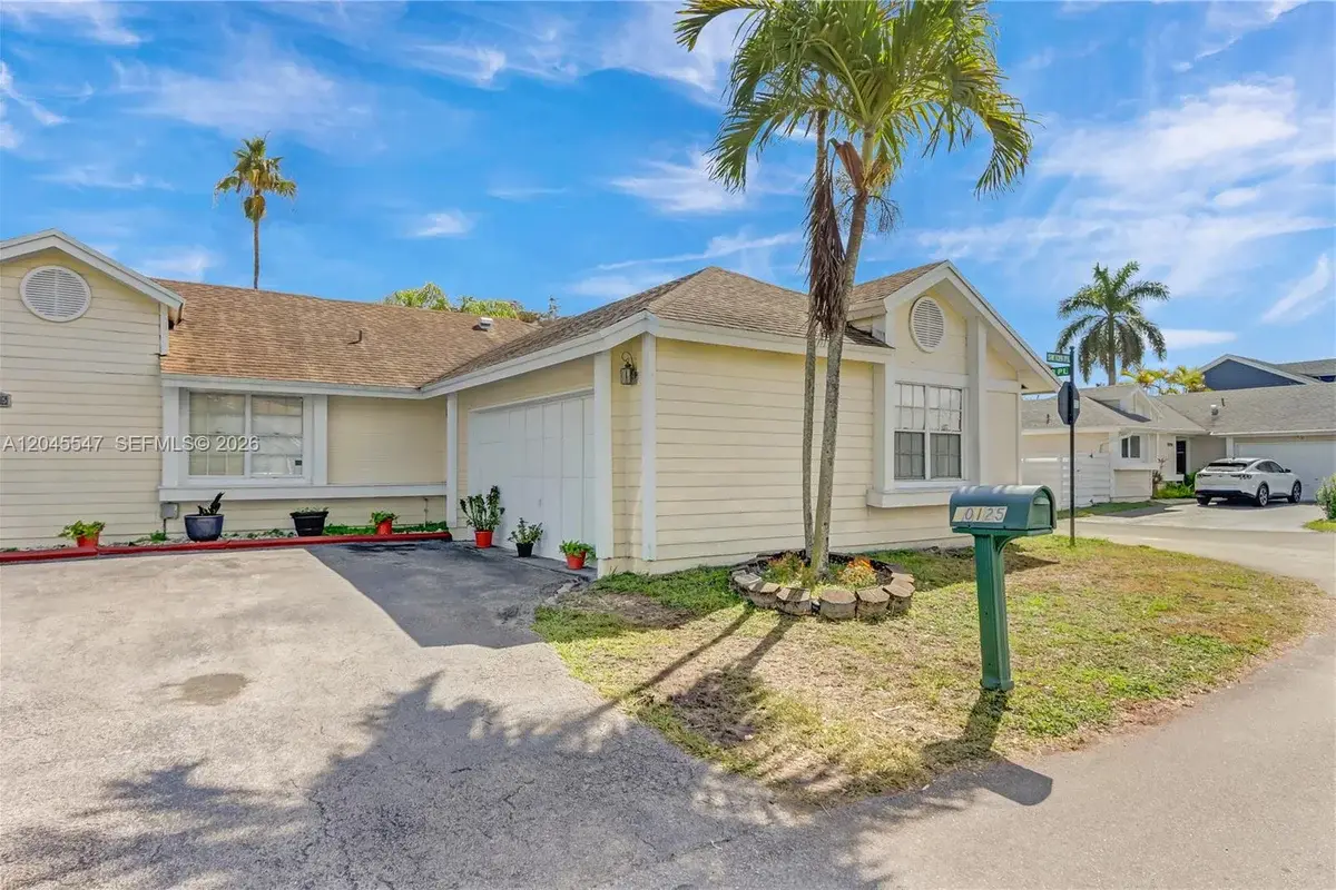 10125 SW 139th Pl, Miami: photo 1 of 24