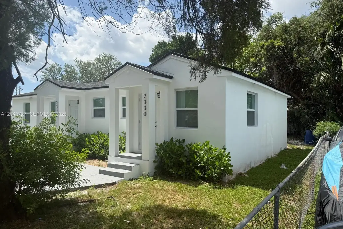 2328 NW 80th St, Miami: photo 1 of 8