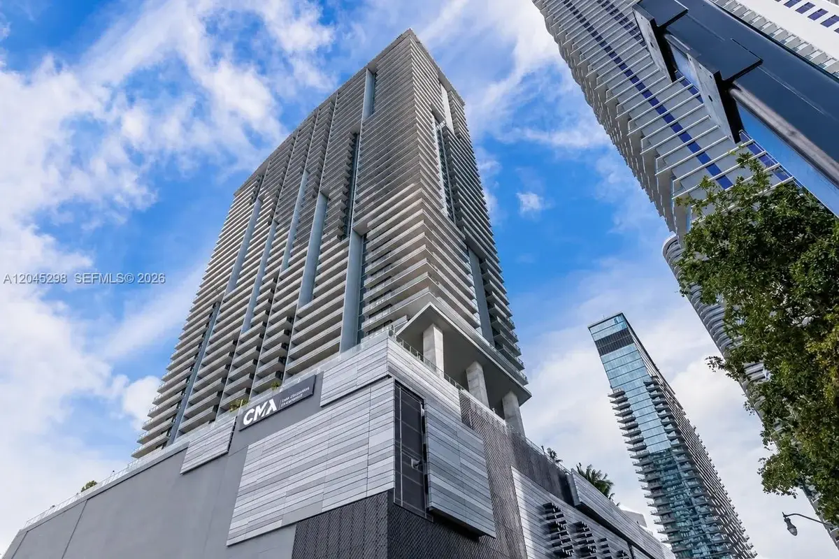 88 SW 7th St #1511, Miami: photo 1 of 19
