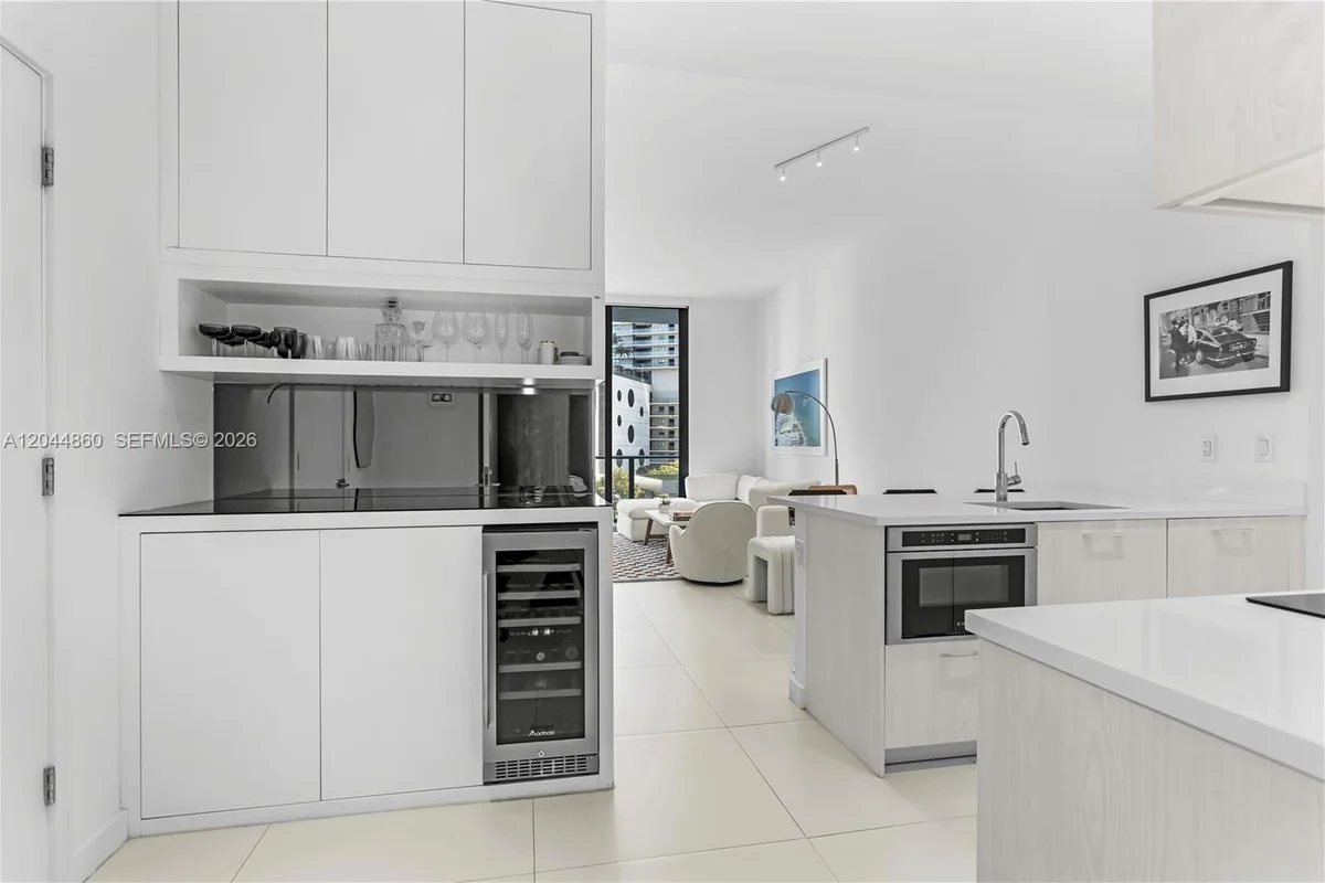 501 NE 31st St #204, Miami: photo 1 of 33