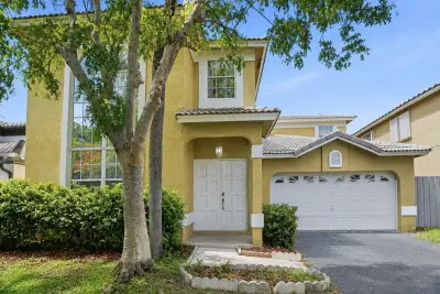5477 NW 44th Way, Coconut Creek: photo 1 of 38