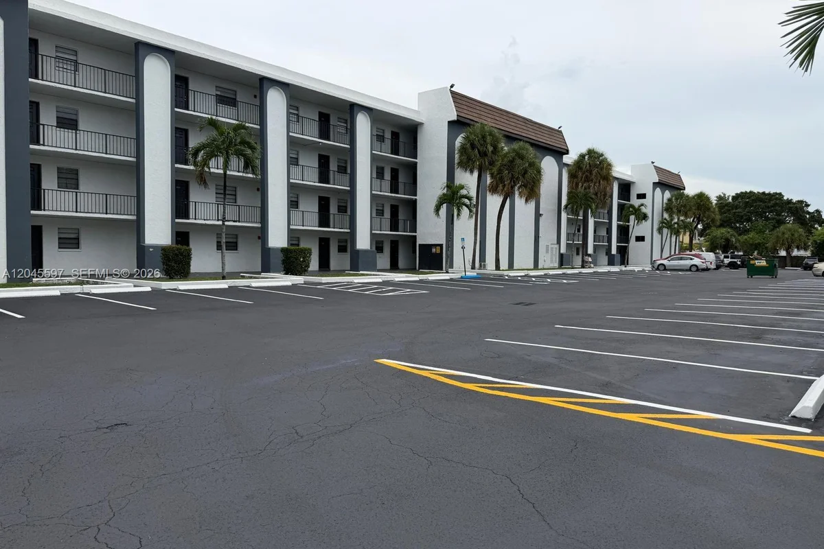 2011 NW 55th Ave #310, Lauderhill: photo 1 of 15