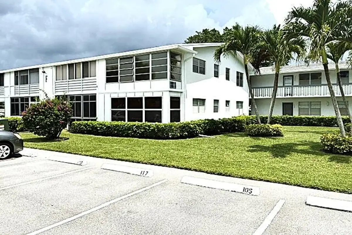 110 Markham F, Deerfield Beach: photo 1 of 27