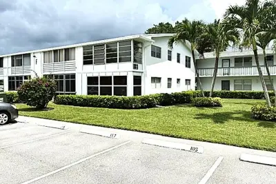110 Markham F, Deerfield Beach: photo 1 of 27