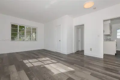 8340 Crespi Blvd #20, Miami Beach: photo 1 of 18