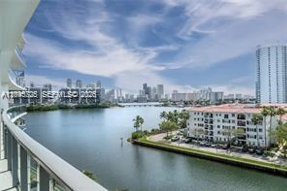 3250 NE 188th St #606, Aventura: photo 1 of 11