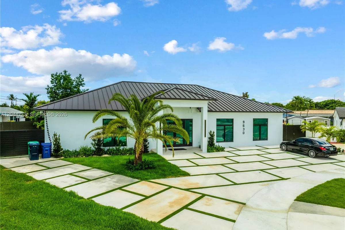 9630 SW 10th Ter, Miami: photo 1 of 82