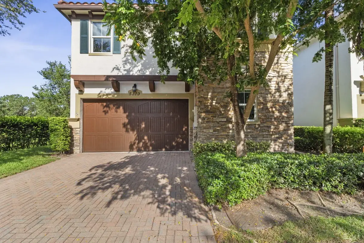 5319 Falcon Trl, Davie: photo 1 of 70