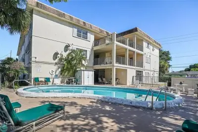 348 S Federal Hwy #31, Dania Beach: photo 1 of 11