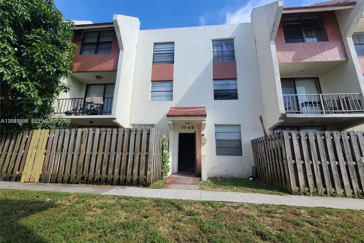 1750 NW 55th Ave #103, Lauderhill: photo 1 of 32