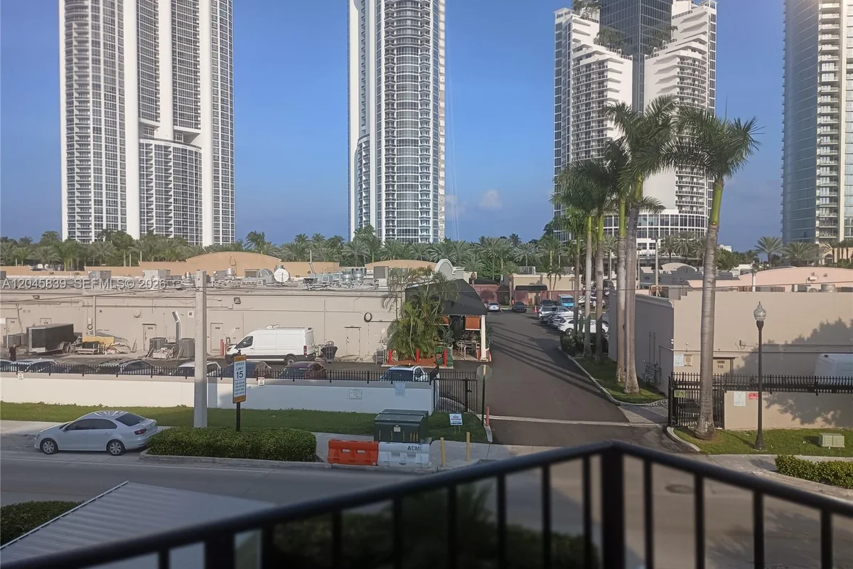 18100 Atlantic Blvd #312, Sunny Isles Beach: photo 1 of 23