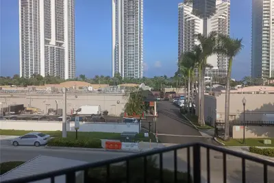 18100 Atlantic Blvd #312, Sunny Isles Beach: photo 1 of 23