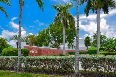 2851 Leonard Dr #J505, Aventura: photo 1 of 39