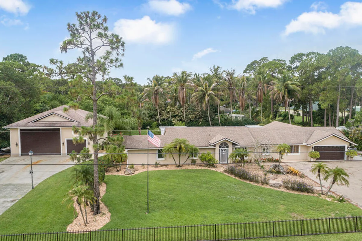 13676 N 85th Rd N, West Palm Beach: photo 1 of 38