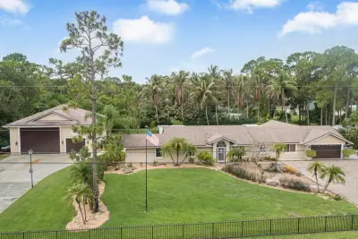 13676 N 85th Rd N, West Palm Beach: photo 1 of 38