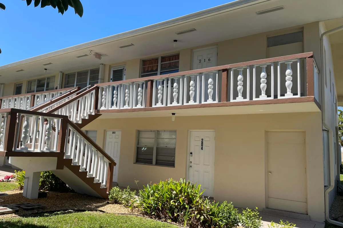 203 Easthampton I, West Palm Beach: photo 1 of 10