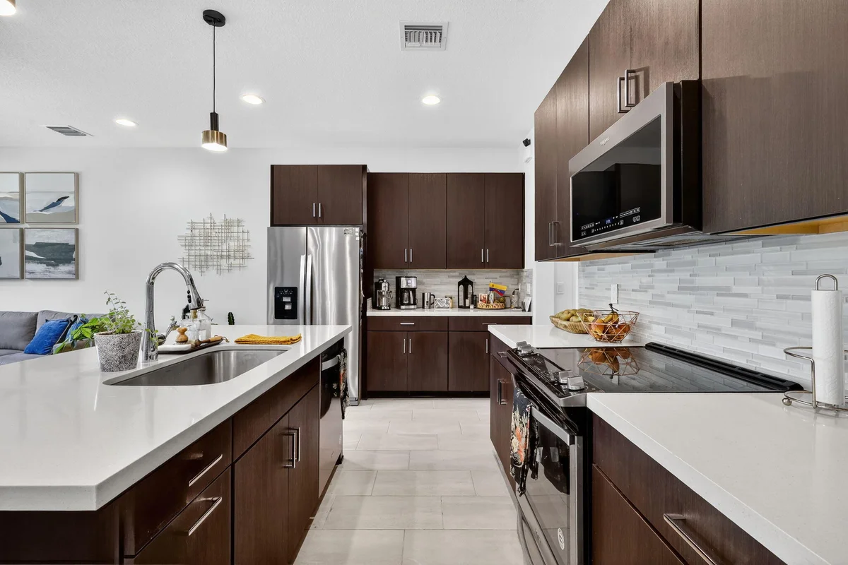 4388 Serpens Ln, Lake Worth: photo 1 of 35