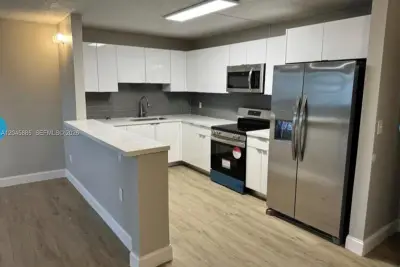 Condo in Homestead: photo 1 of 17