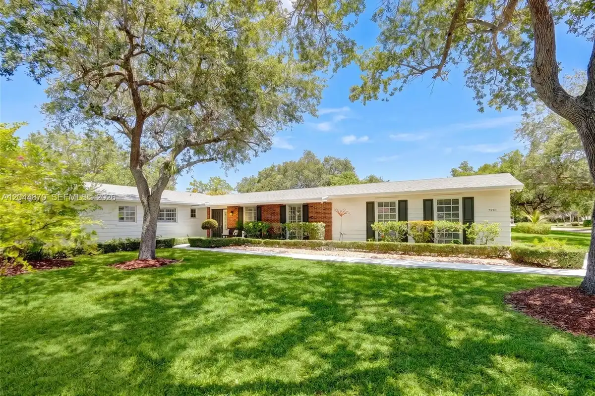7520 SW 164th St, Palmetto Bay: photo 1 of 25