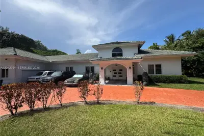 7935 SW 128th St, Pinecrest: photo 1 of 3
