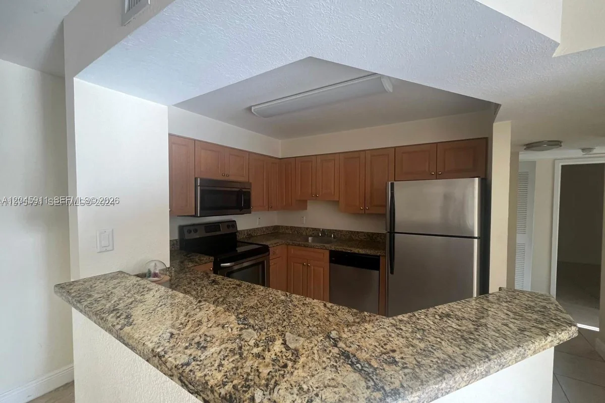 5112 NW 79 Ave #202, Doral: photo 1 of 12