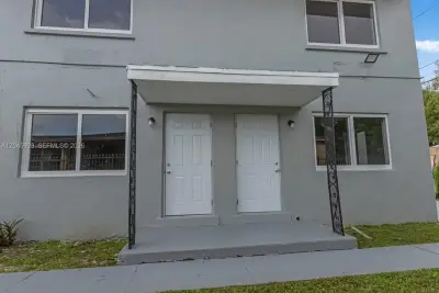 1430 NW 2nd Ave #3, Florida City: photo 1 of 12