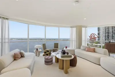 2025 Brickell Ave #1401, Miami: photo 1 of 43