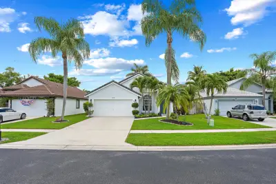 1875 Oak Berry Cir, Wellington: photo 1 of 28