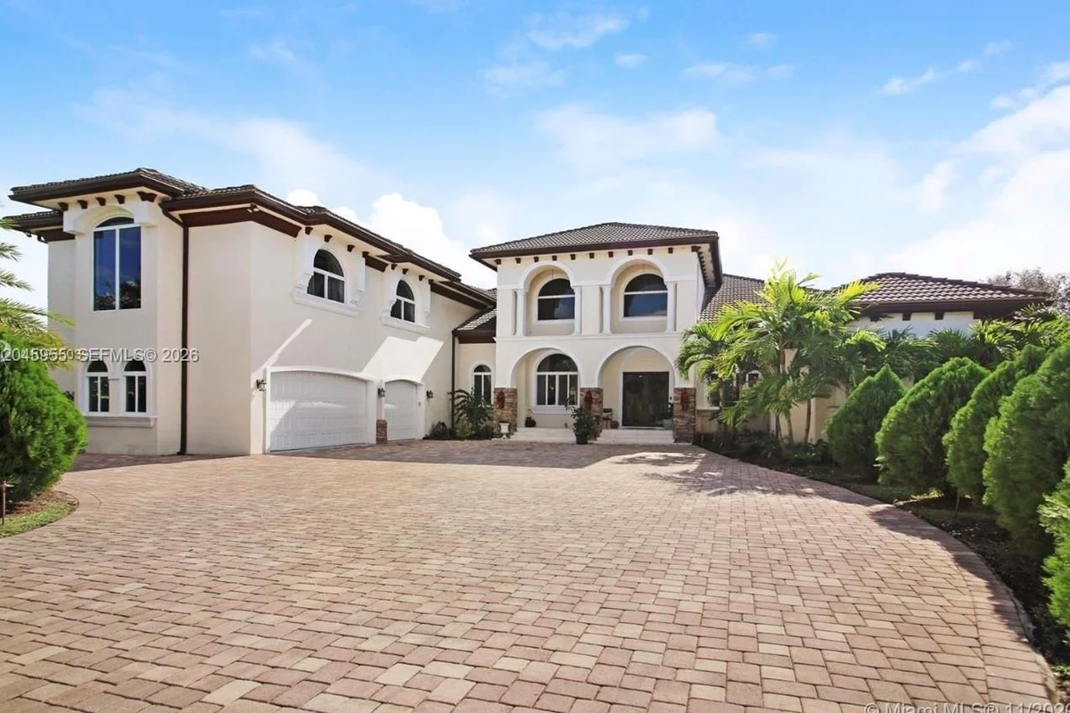 12802 Grand Oaks Dr, Davie: photo 1 of 58