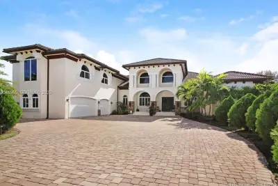 12802 Grand Oaks Dr, Davie: photo 1 of 58