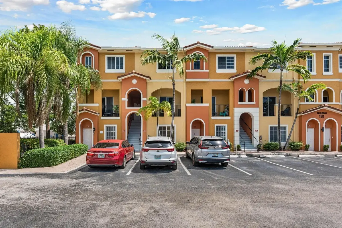 131 NW 2nd Ave #3, Hallandale Beach: photo 1 of 31