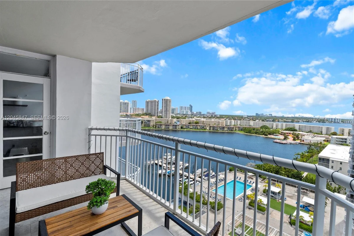 18071 Biscayne Blvd #1404, Aventura: photo 1 of 19