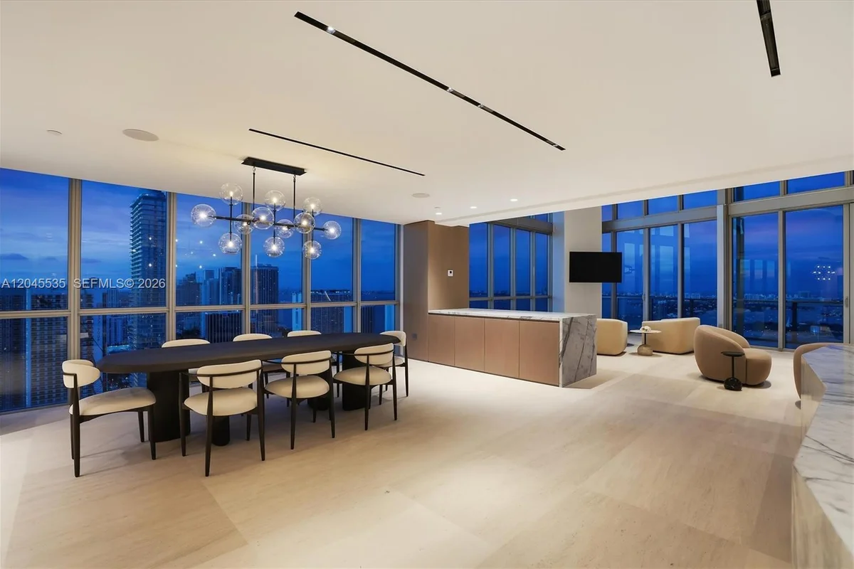 1100 Biscayne Blvd #3906, Miami: photo 1 of 71