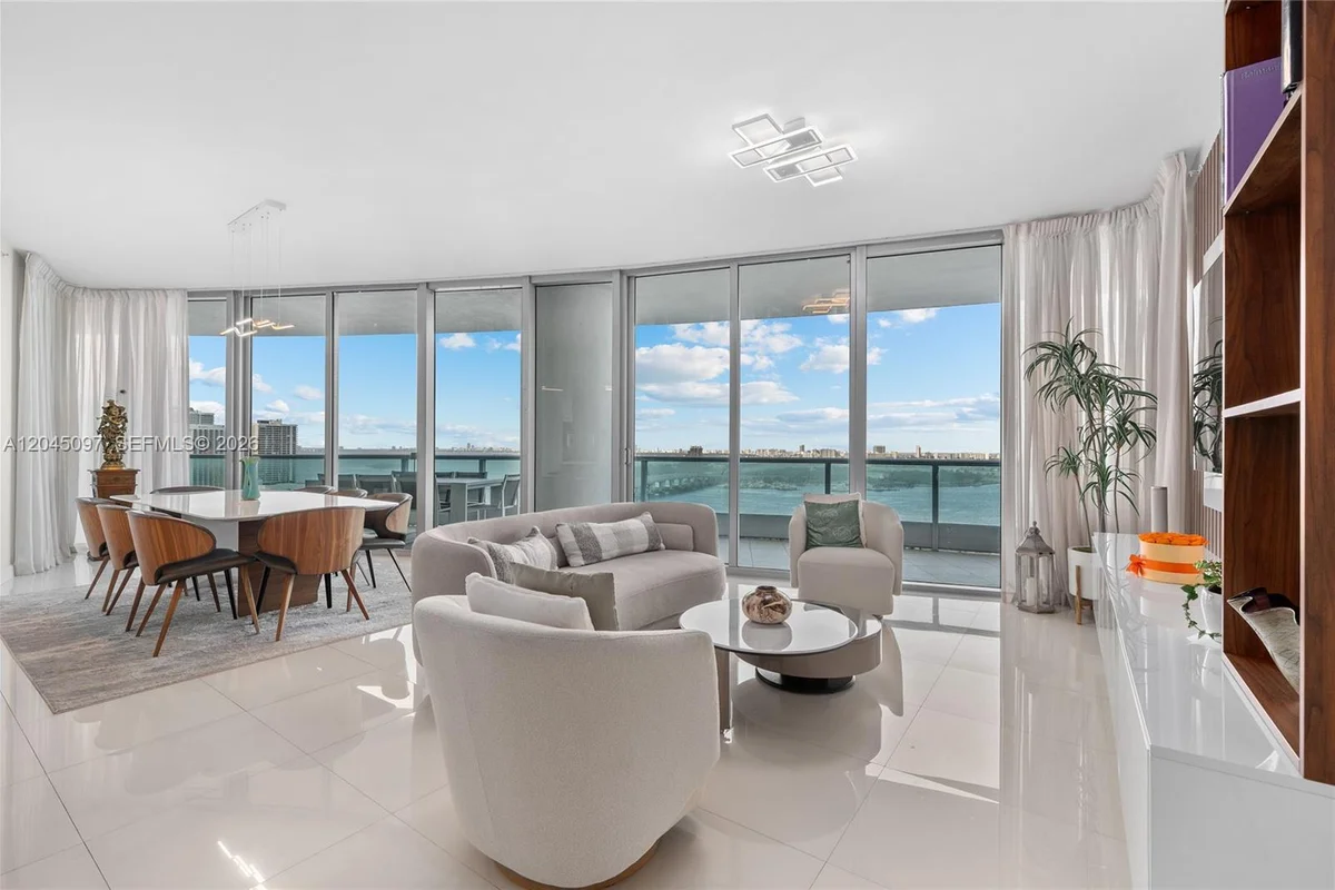 900 Biscayne Blvd #2506, Miami: photo 1 of 23